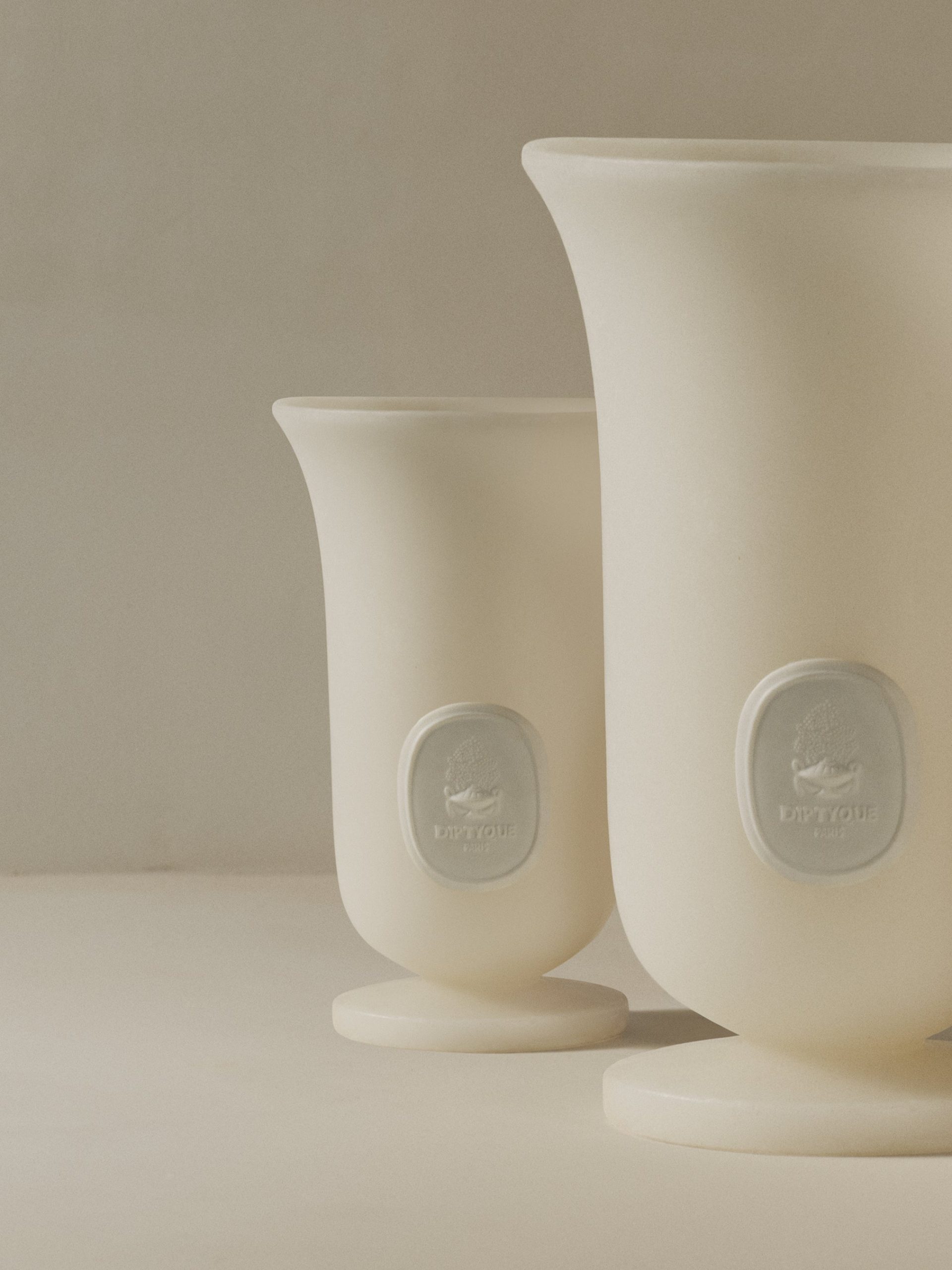 White Medicis vase - Small - Image 5